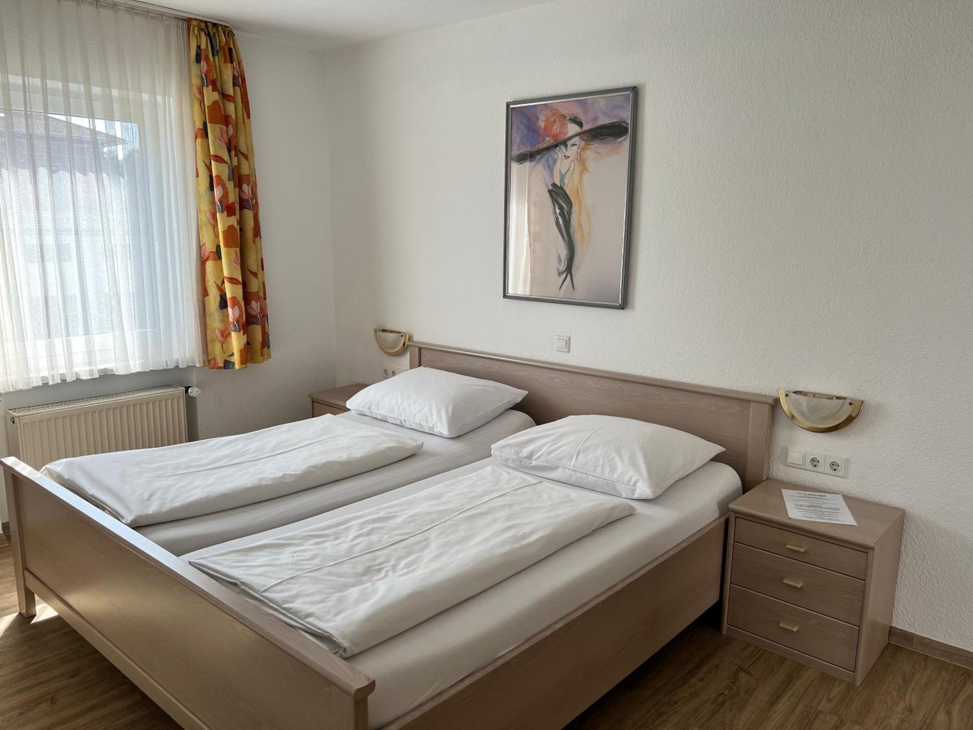 אנסבאך Hotel Fantasie מראה חיצוני תמונה