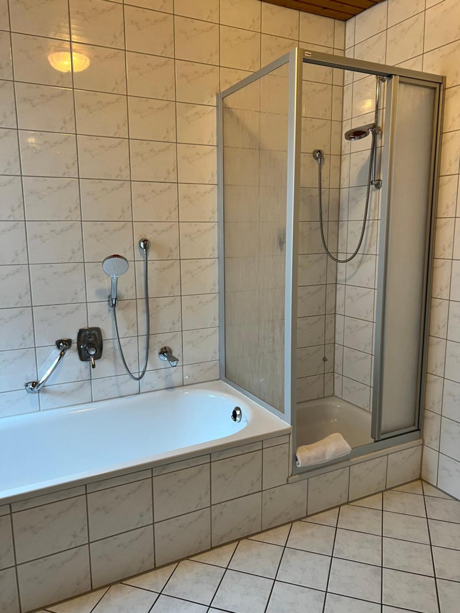 אנסבאך Hotel Fantasie מראה חיצוני תמונה